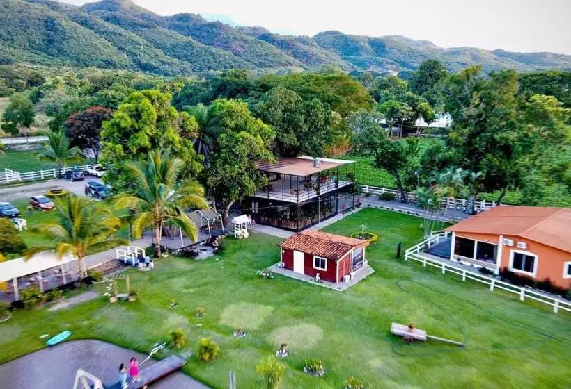 هتل Rancho Sofia