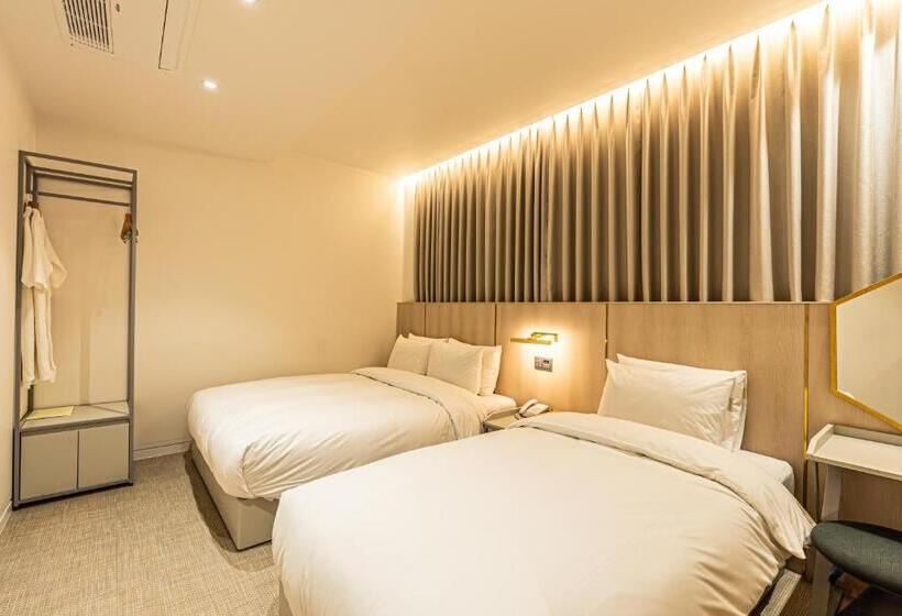 Отель The Grang Seogwipo