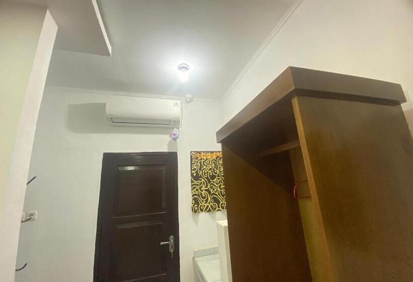 Отель Villa Matano Sorowako 2 Redpartner