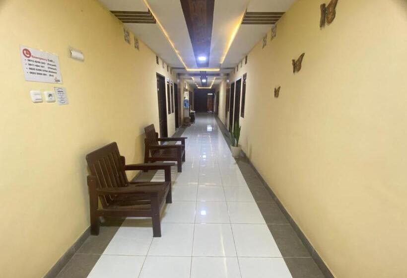 Отель Villa Matano Sorowako 2 Redpartner