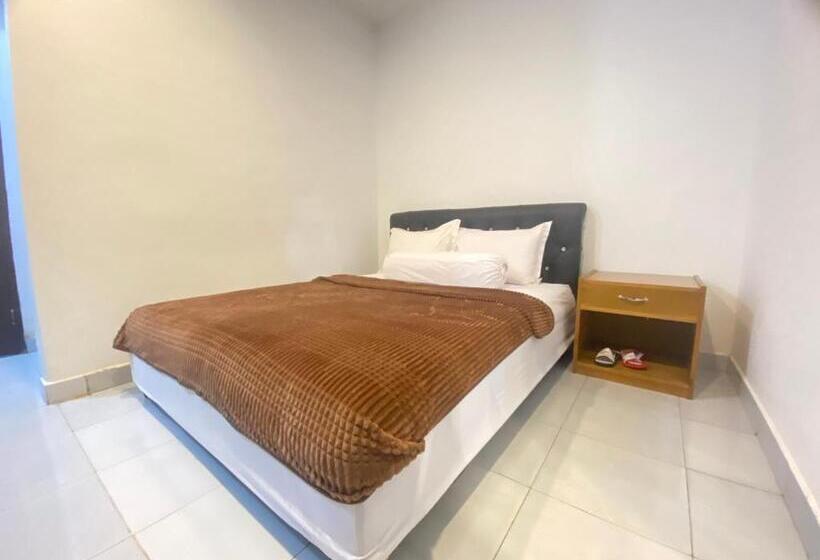 Отель Villa Matano Sorowako 2 Redpartner