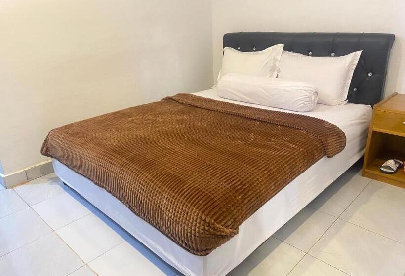 Отель Villa Matano Sorowako 2 Redpartner