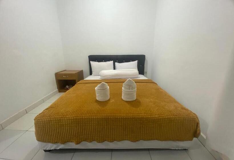 Отель Villa Matano Sorowako 2 Redpartner