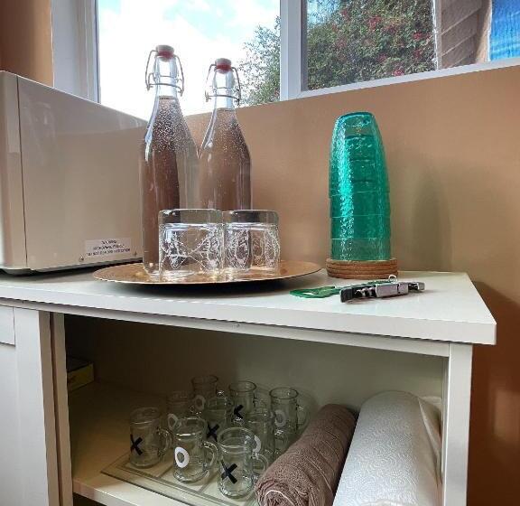 پانسیون Glamping Hollywood Hills   Luxury Tiny House