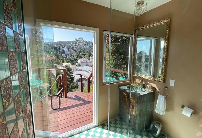 پانسیون Glamping Hollywood Hills   Luxury Tiny House