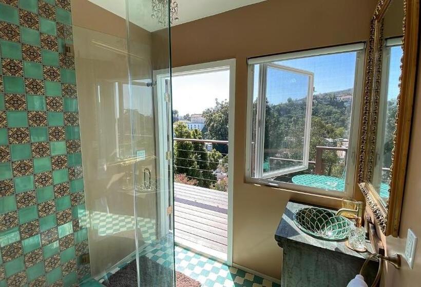 پانسیون Glamping Hollywood Hills   Luxury Tiny House