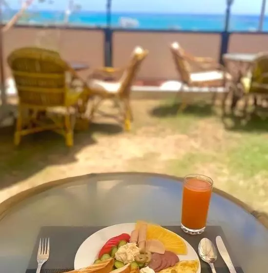 پانسیون Sea View House