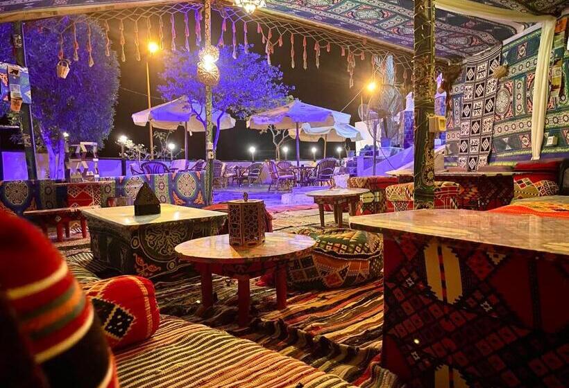 پانسیون Sea View House