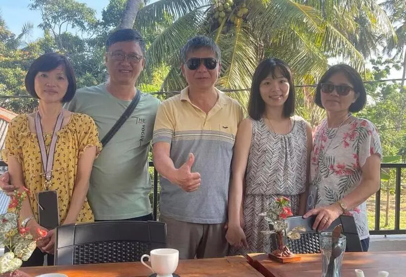 پانسیون Star Canal Cottage