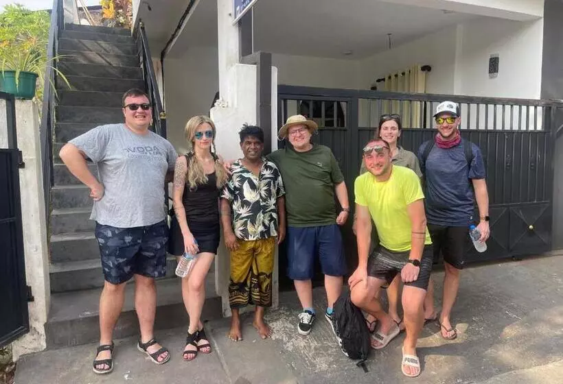 پانسیون Star Canal Cottage