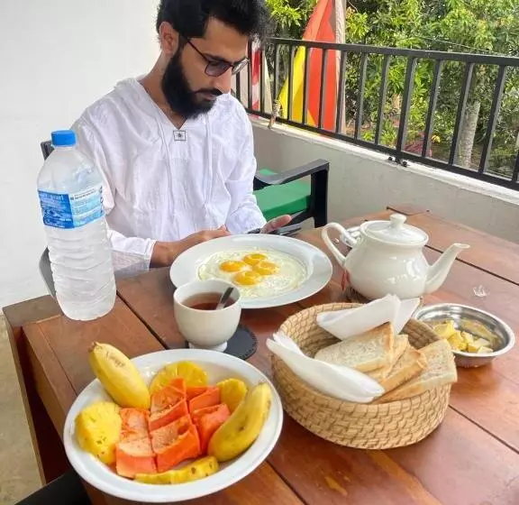 پانسیون Star Canal Cottage