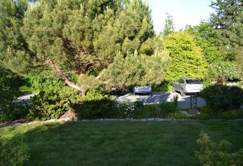 The Kirkhouse Bed And Breakfast