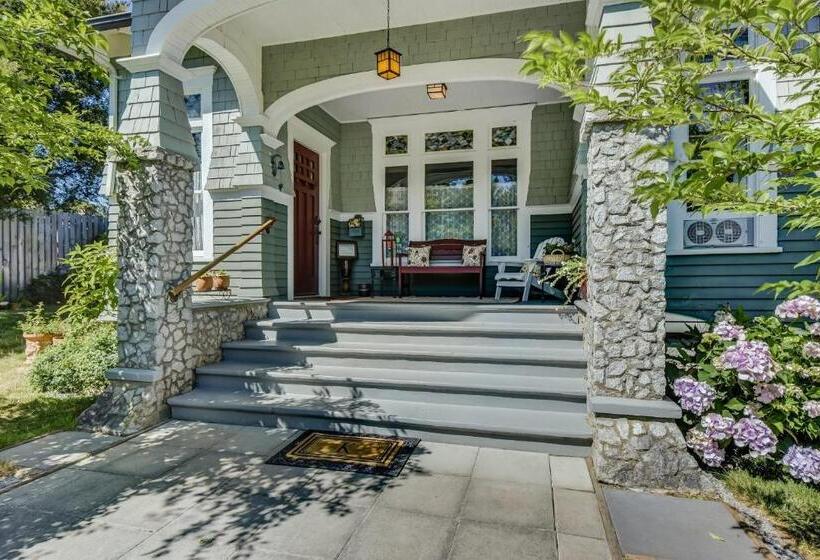 The Kirkhouse Bed And Breakfast