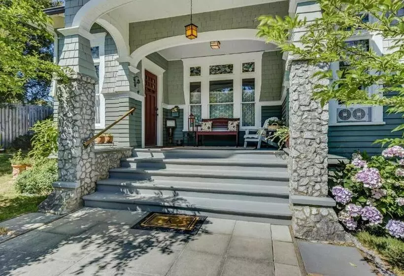 The Kirkhouse Bed And Breakfast