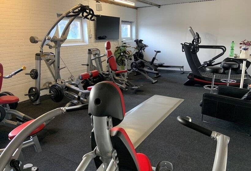 Bed and Breakfast Abonnera Alingsgård För Upp Till 14 Personer   Kök Finns  Spabad Inomhus   Padel   Gym   Biljard Ing