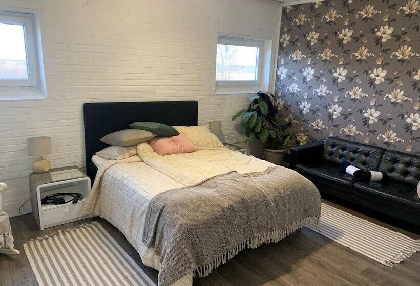 Bed and Breakfast Abonnera Alingsgård För Upp Till 14 Personer   Kök Finns  Spabad Inomhus   Padel   Gym   Biljard Ing