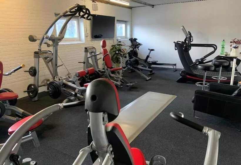 Aamiaismajoitus (B&B) Abonnera Alingsgård För Upp Till 14 Personer   Kök Finns  Spabad Inomhus   Padel   Gym   Biljard Ing
