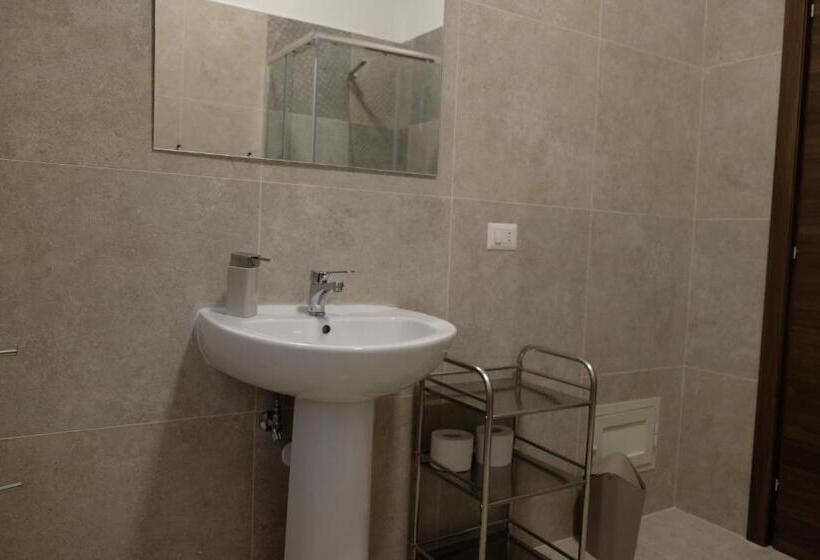 B&b Annunziata Nel Centro Di Cosenza,vicino All Ospedale Civile Dell Annunziata E Alla Clinica Sca