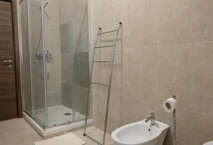 B&b Annunziata Nel Centro Di Cosenza,vicino All Ospedale Civile Dell Annunziata E Alla Clinica Sca