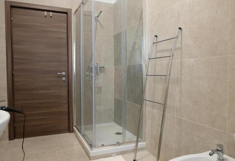 B&b Annunziata Nel Centro Di Cosenza,vicino All Ospedale Civile Dell Annunziata E Alla Clinica Sca