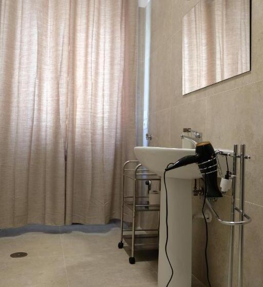 B&b Annunziata Nel Centro Di Cosenza,vicino All Ospedale Civile Dell Annunziata E Alla Clinica Sca