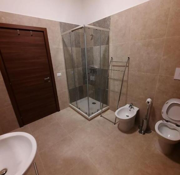 B&b Annunziata Nel Centro Di Cosenza,vicino All Ospedale Civile Dell Annunziata E Alla Clinica Sca