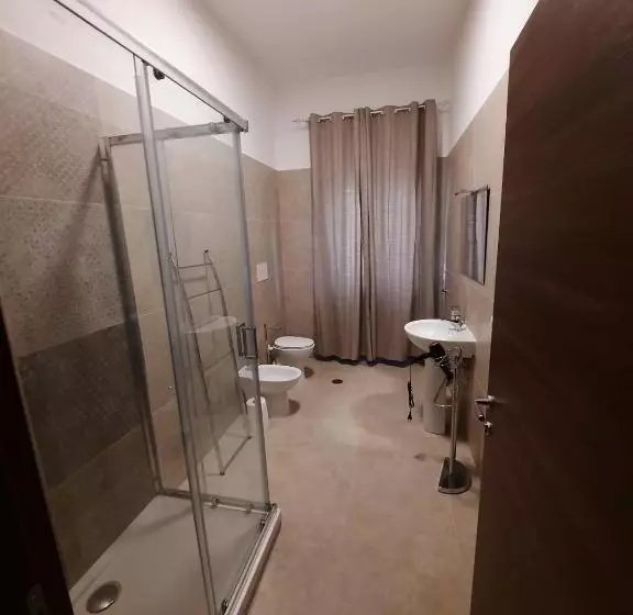 B&b Annunziata  Nel Centro Di Cosenza,vicino All  Ospedale Civile Dell Annunziata E Alla Clinica Sca