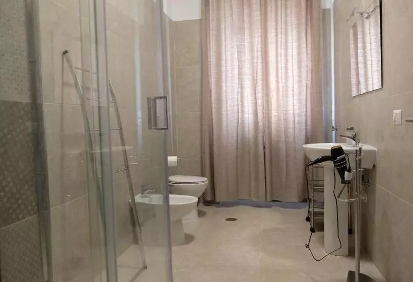 B&b Annunziata  Nel Centro Di Cosenza,vicino All  Ospedale Civile Dell Annunziata E Alla Clinica Sca