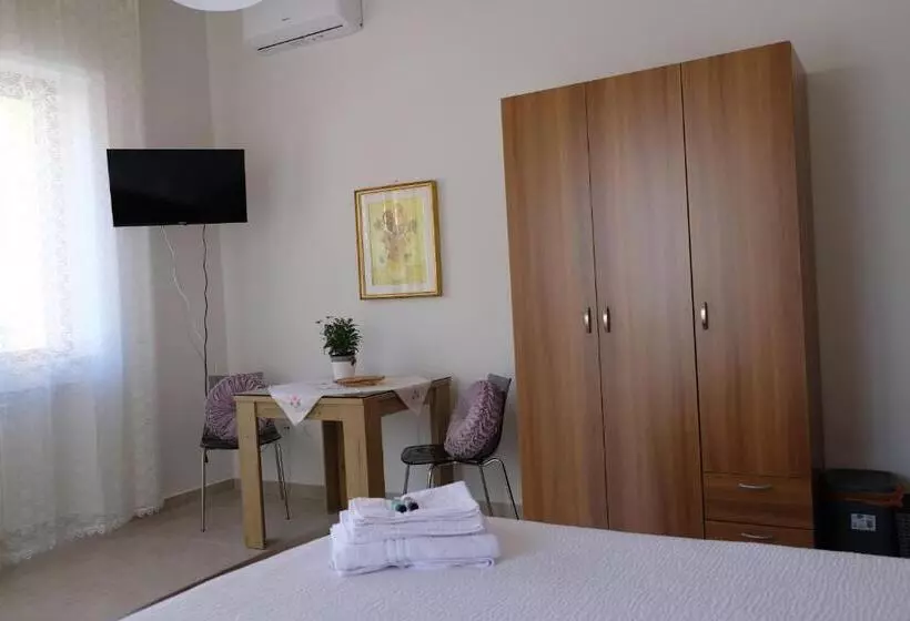 B&b Annunziata  Nel Centro Di Cosenza,vicino All  Ospedale Civile Dell Annunziata E Alla Clinica Sca