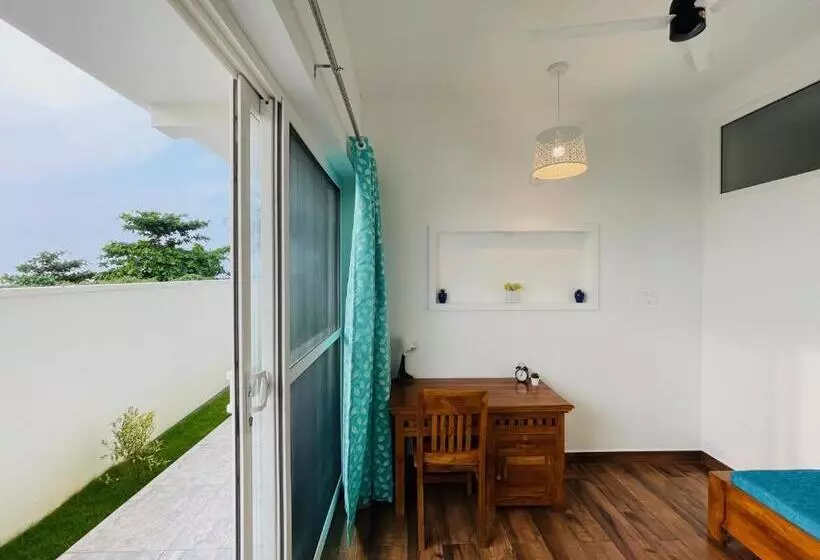 ベッドアンドブレックファースト Asthamaya Beach