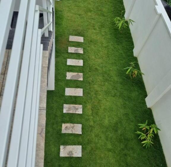 Bed and Breakfast Asthamaya Beach