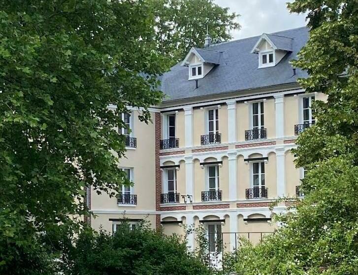 ベッドアンドブレックファースト L’orée Du Bois Des Rois