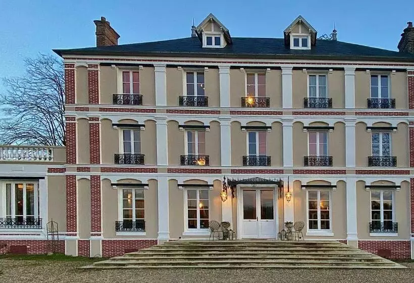 Aamiaismajoitus (B&B) L’orée Du Bois Des Rois