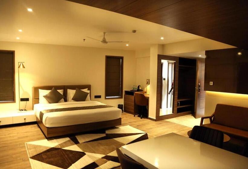 호텔 Crystal Suites