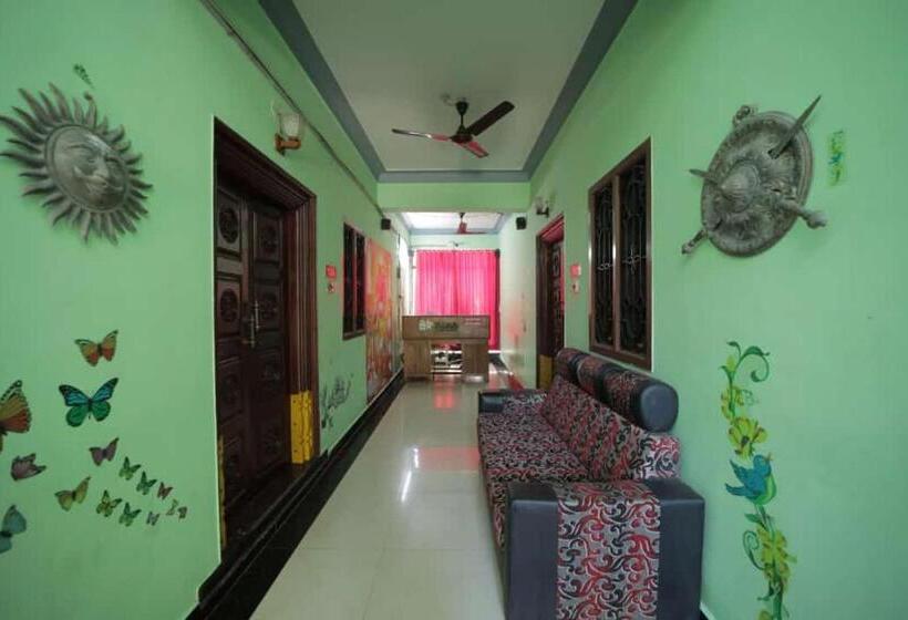 Hotel Karthik Residence