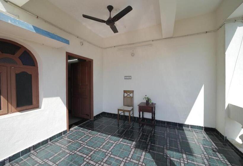 Hotel Karthik Residence