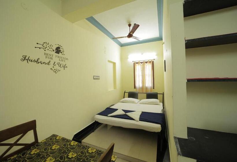 Hotel Karthik Residence