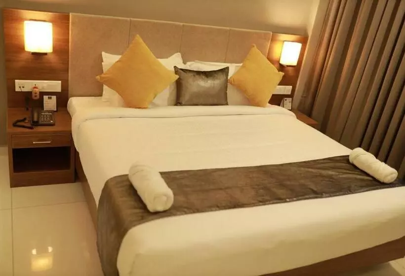 ホテル Kottayam Grand
