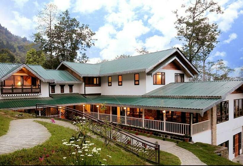 בית מלון כפרי Magpie The Chestnut Retreat