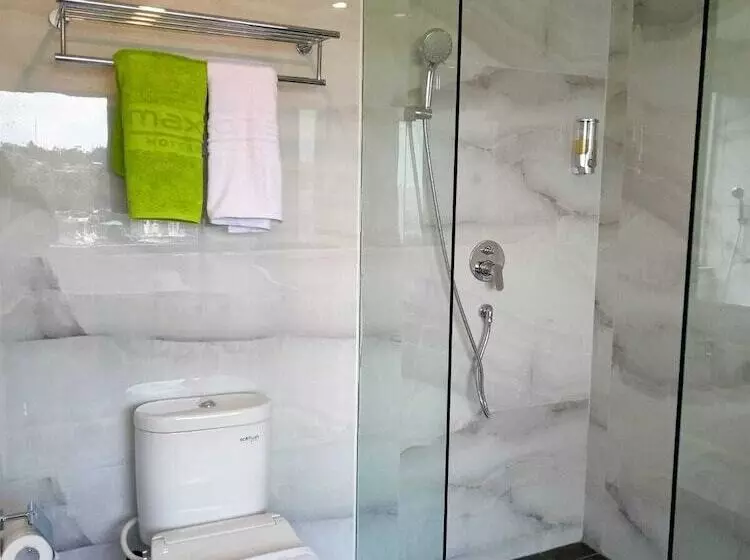 Maxonehotels At Jayapura