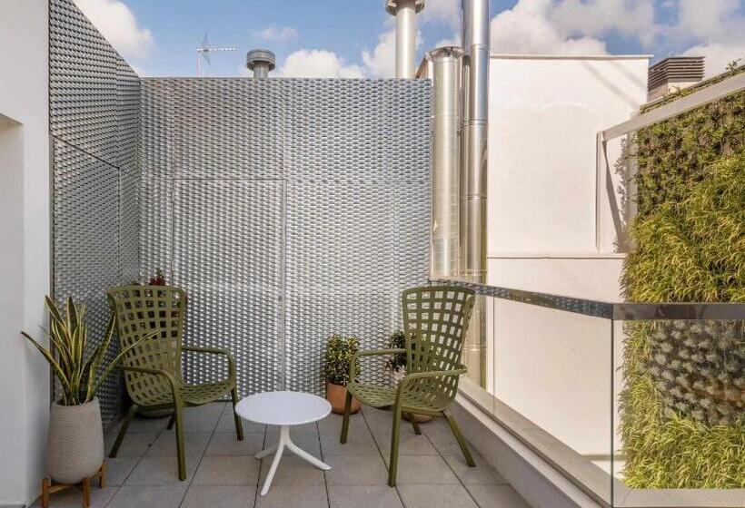 هتل Nature By Raidom