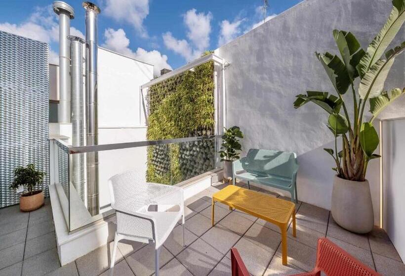 هتل Nature By Raidom