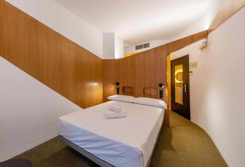 هتل Nature By Raidom