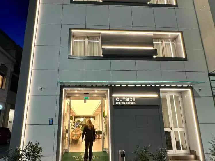 هتل Outside Boutique