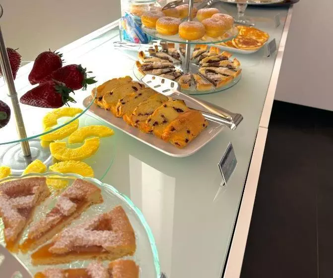 هتل Outside Boutique