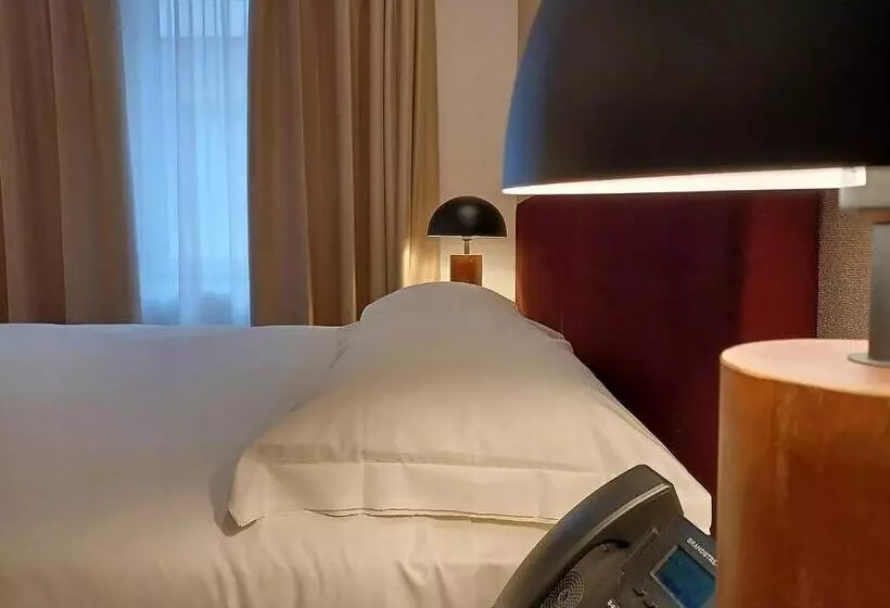 هتل Outside Boutique