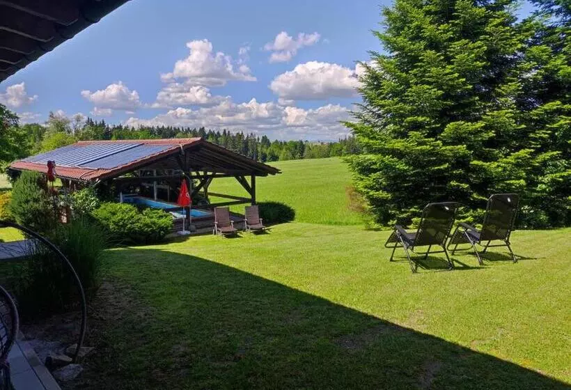 Majatalo Cafe Zum Toni