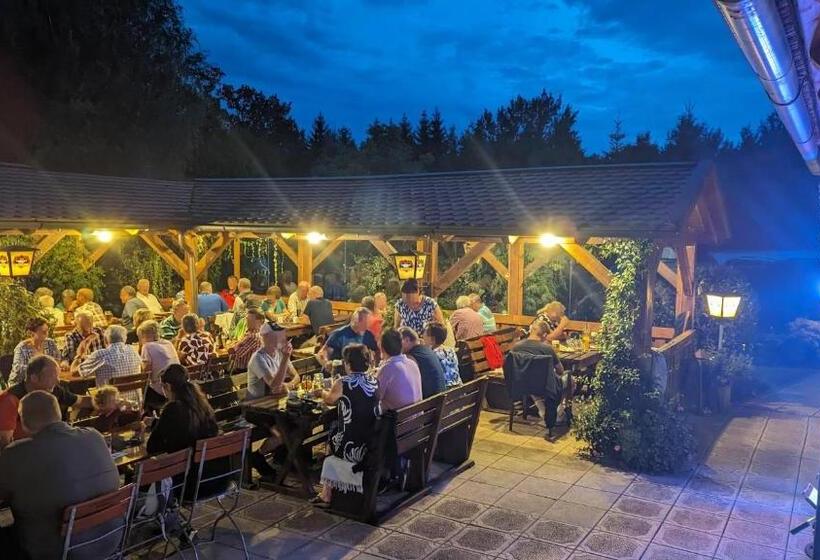 Пансион Cafe Zum Toni