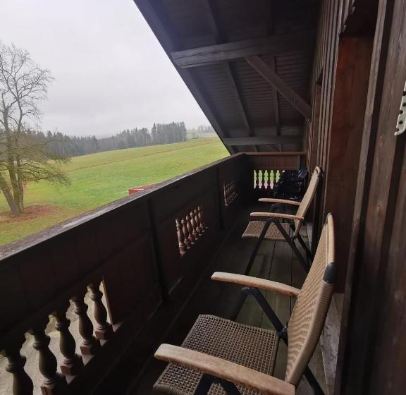 Пансион Cafe Zum Toni