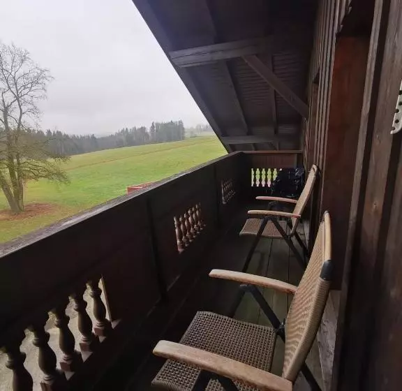 Majatalo Cafe Zum Toni